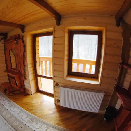 Bilochka Village de vacances Lisarnya